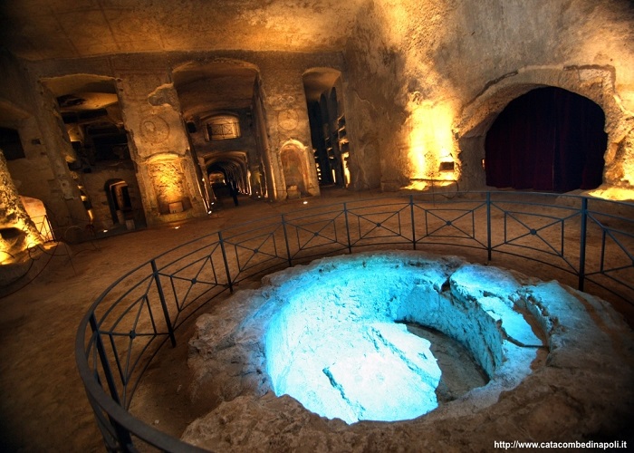 catacombe-di-san-gennaro1