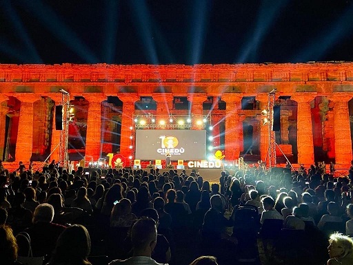 SCHOOL MOVIE CINEDÙ: la notte degli Oscar per bambini illumina i Templi di  Paestum - La Provincia Online